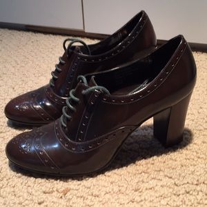 Alfani “Ricky” brown oxford heels size 8.5
